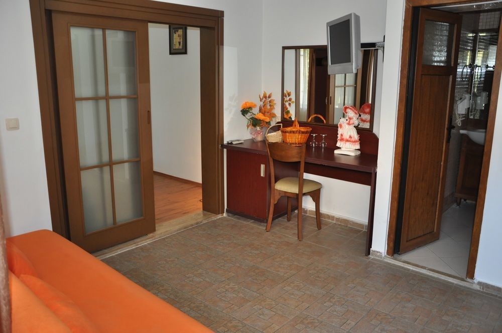 Longhouse Inn Hotel 达利安 外观 照片