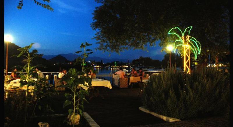 Longhouse Inn Hotel 达利安 外观 照片