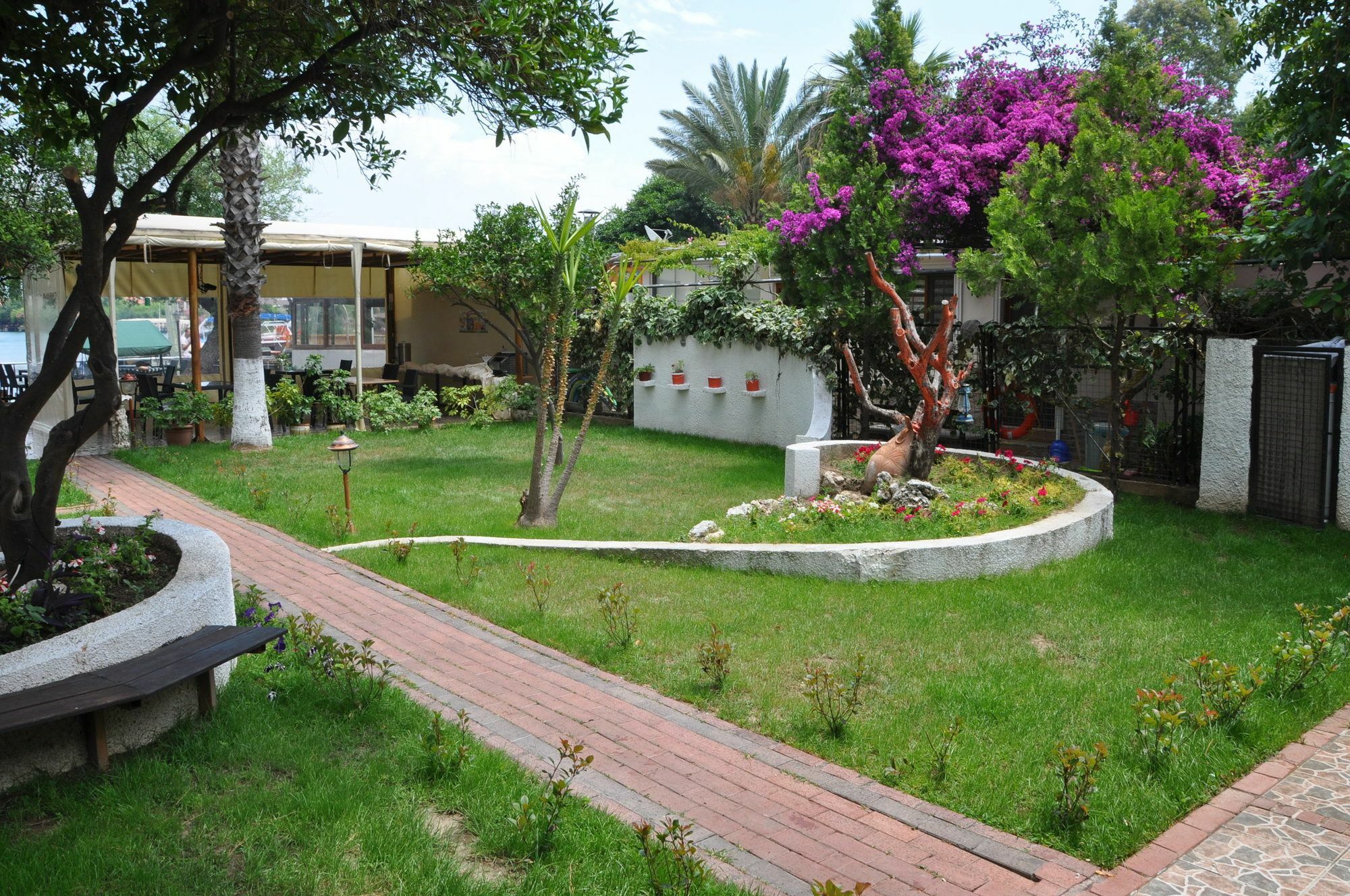 Longhouse Inn Hotel 达利安 外观 照片